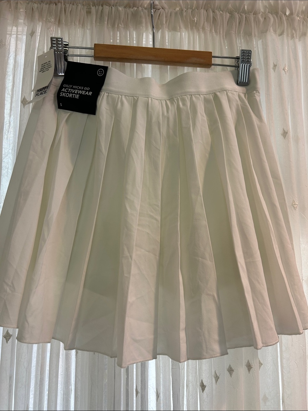 Gilly Hicks White Pleated Circle Skirt - Activewear Skortie